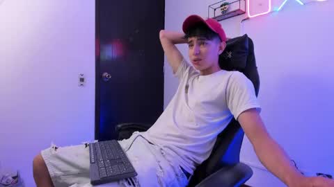 Jhonatan online show from April 28, 7:19 pm