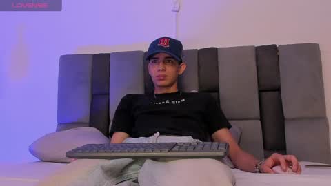 Jhonatan online show from June 20, 6:11 pm