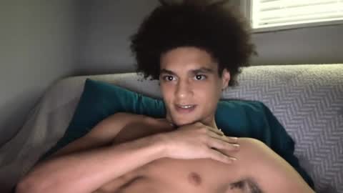 lightskinwithgirth online show from April 2, 6:05 pm