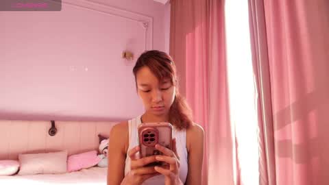 Lihn Pham online show from April 7, 3:07 am