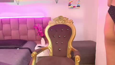 Liiaa Sweett  online show from May 26, 9:22 pm