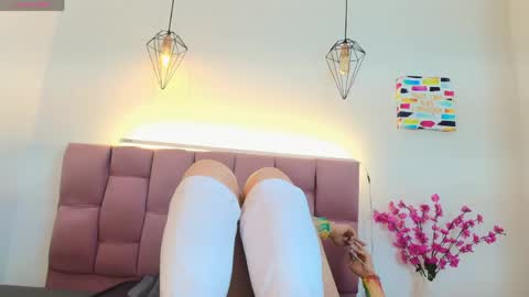 Liiaa Sweett  online show from May 31, 6:09 pm
