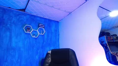 Daniel online show from February 13, 4:39 pm