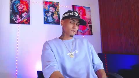 Snapshot of liiaam_lee_ chatting on January 17, 1:49 pm Daniel online show from January 17, 1:49 pm