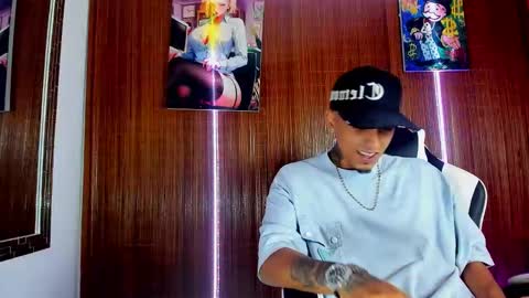 Snapshot of liiaam_lee_ chatting on January 31, 9:57 pm Daniel online show from January 31, 9:57 pm