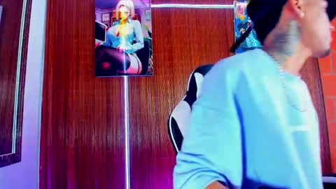 Snapshot of liiaam_lee_ chatting on February 13, 2:13 pm Daniel online show from February 13, 2:13 pm