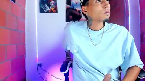 Snapshot of liiaam_lee_ chatting on March 11, 12:27 am Daniel online show from March 11, 12:27 am