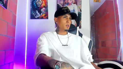 Snapshot of liiaam_lee_ chatting on March 19, 11:20 pm Daniel online show from March 19, 11:20 pm