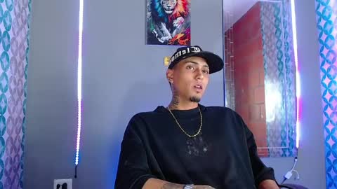 Snapshot of liiaam_lee_ chatting on April 7, 11:04 pm Daniel online show from April 7, 11:04 pm