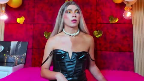 liiacollins online show from November 15, 9:43 pm