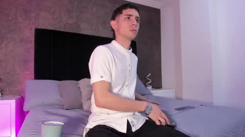 L I I A M online show from February 14, 4:58 am