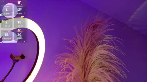 Snapshot of liiamluna chatting on December 3, 9:07 am Liiam Luna online show from December 3, 9:07 am