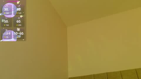 Snapshot of liiamluna chatting on December 14, 9:03 am Liiam Luna online show from December 14, 9:03 am