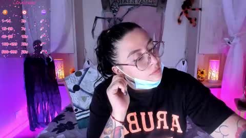         online show from October 22, 11:43 am