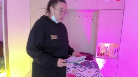         online show from October 24, 11:39 am