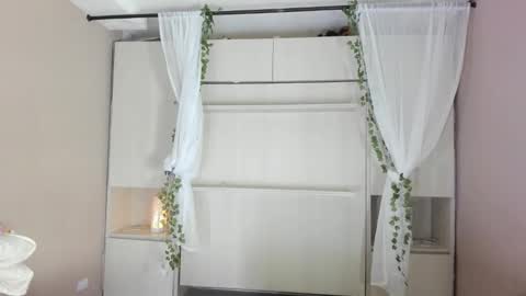         online show from December 19, 11:39 am