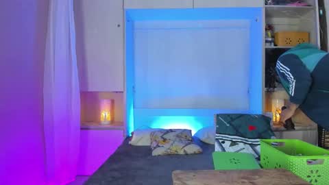         online show from January 8, 11:45 am