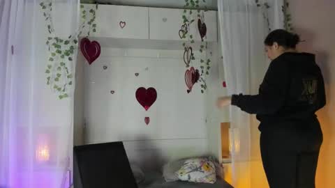         online show from February 16, 11:39 am