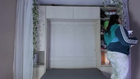         online show from February 19, 11:39 am