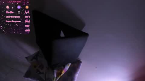         online show from March 3, 11:38 am