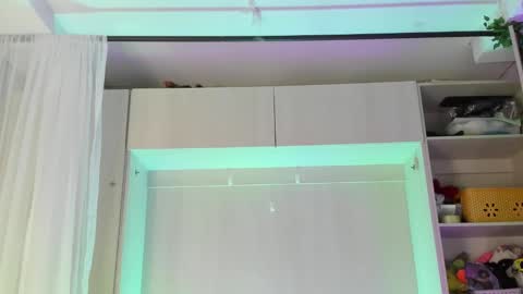         online show from March 21, 11:37 am