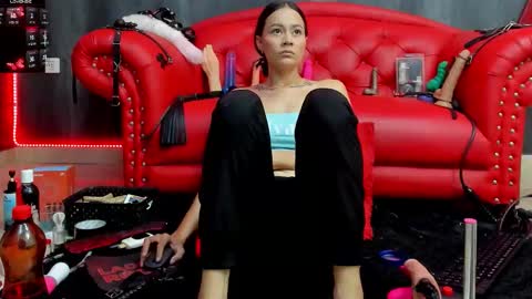 Snapshot of liittledollyx chatting on February 18, 11:28 am Nini - online show from February 18, 11:28 am