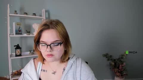 lika_pop online show from November 15, 9:50 am