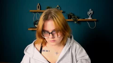 lika_pop online show from November 24, 7:35 pm