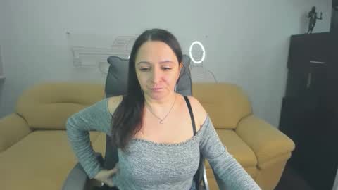 Snapshot of likaa_likaa chatting on February 13, 1:07 pm Lika online show from February 13, 1:07 pm