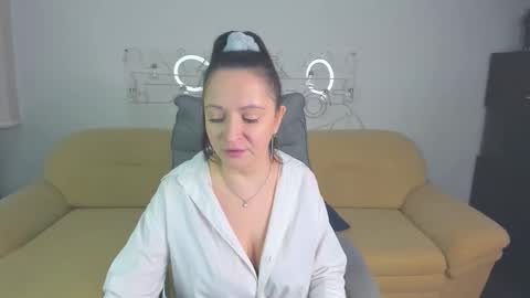 Snapshot of likaa_likaa chatting on February 26, 2:27 pm Lika online show from February 26, 2:27 pm