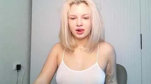 Snapshot of like_a_princess chatting on July 18, 7:34 am Anna and Bella online show from July 18, 7:34 am