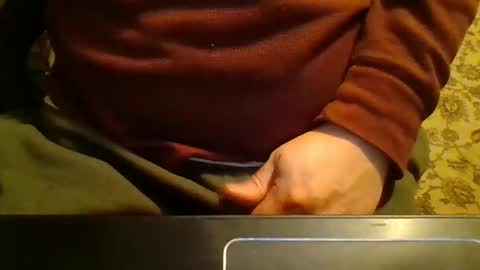 Snapshot of likestobewatchedm chatting on February 2, 3:05 am N online show from February 2, 3:05 am