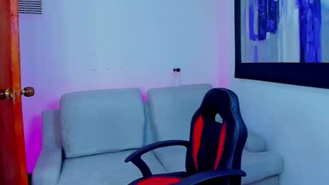 Lil KIng online show from April 4, 1:19 pm