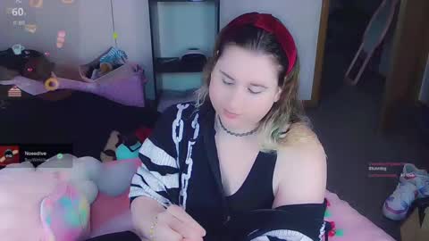 Snapshot of lil_alison_heart chatting on November 1, 1:57 pm Lil Alison Heart online show from November 1, 1:57 pm