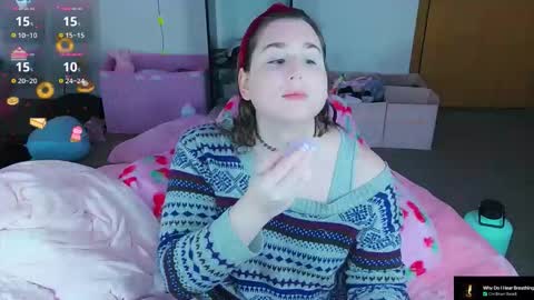 Snapshot of lil_alison_heart chatting on January 17, 2:22 pm Lil Alison Heart online show from January 17, 2:22 pm