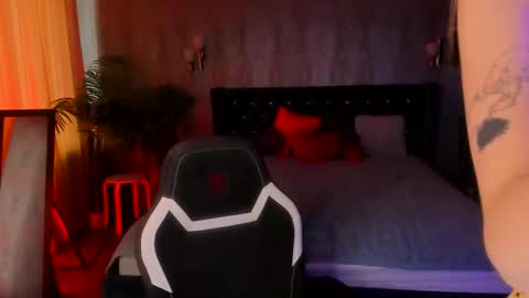 Snapshot of lil_cookie_monster chatting on March 9, 1:15 pm Erica online show from March 9, 1:15 pm