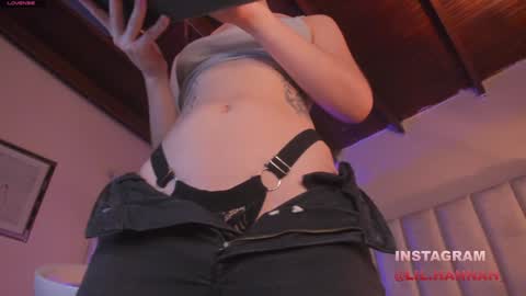 Snapshot of lil_hanna18 chatting on December 3, 11:44 am Hanna online show from December 3, 11:44 am