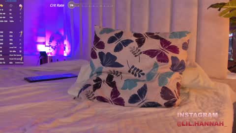 Snapshot of lil_hanna18 chatting on December 8, 7:32 pm Hanna online show from December 8, 7:32 pm