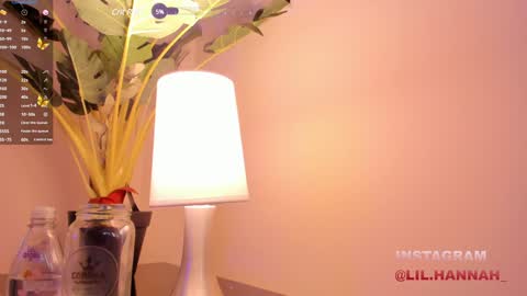 Snapshot of lil_hanna18 chatting on December 10, 2:50 pm Hanna online show from December 10, 2:50 pm