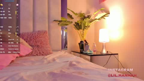 Snapshot of lil_hanna18 chatting on December 27, 1:18 pm Hanna online show from December 27, 1:18 pm