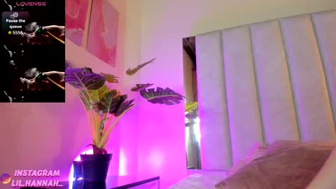 Snapshot of lil_hanna18 chatting on September 29, 8:02 pm Hanna online show from September 29, 8:02 pm