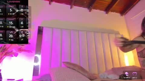 Snapshot of lil_hanna18 chatting on October 2, 11:50 am Hanna online show from October 2, 11:50 am