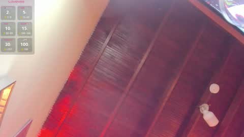 Snapshot of lil_hanna18 chatting on October 9, 10:57 am Hanna online show from October 9, 10:57 am