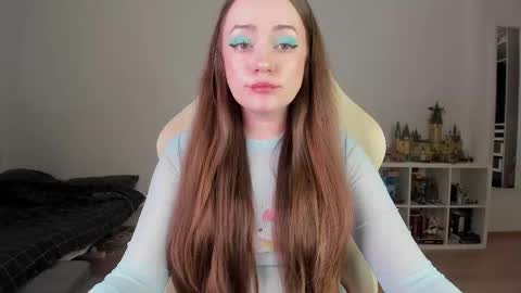 Snapshot of lil_happiness chatting on March 19, 3:38 pm for free registration 3 online show from March 19, 3:38 pm