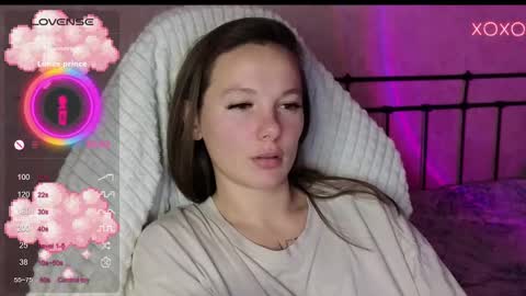 little moon online show from December 3, 6:28 pm