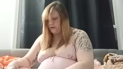 Snapshot of lil_nelli8 chatting on January 12, 8:41 am lil_nelli8 online show from January 12, 8:41 am