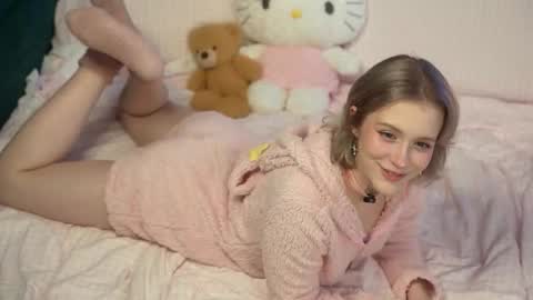 Snapshot of lil_tweety chatting on October 15, 1:06 am Rina  online show from October 15, 1:06 am