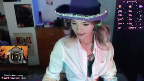 Snapshot of lila_bratz chatting on October 20, 10:21 pm Lila online show from October 20, 10:21 pm