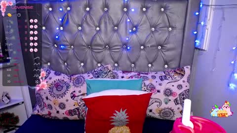   online show from December 6, 9:35 pm