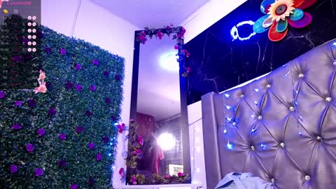   online show from December 7, 10:56 am